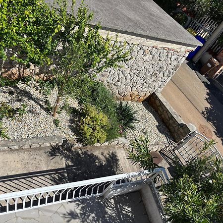 Apartment Jasna B Omišalj Exterior foto