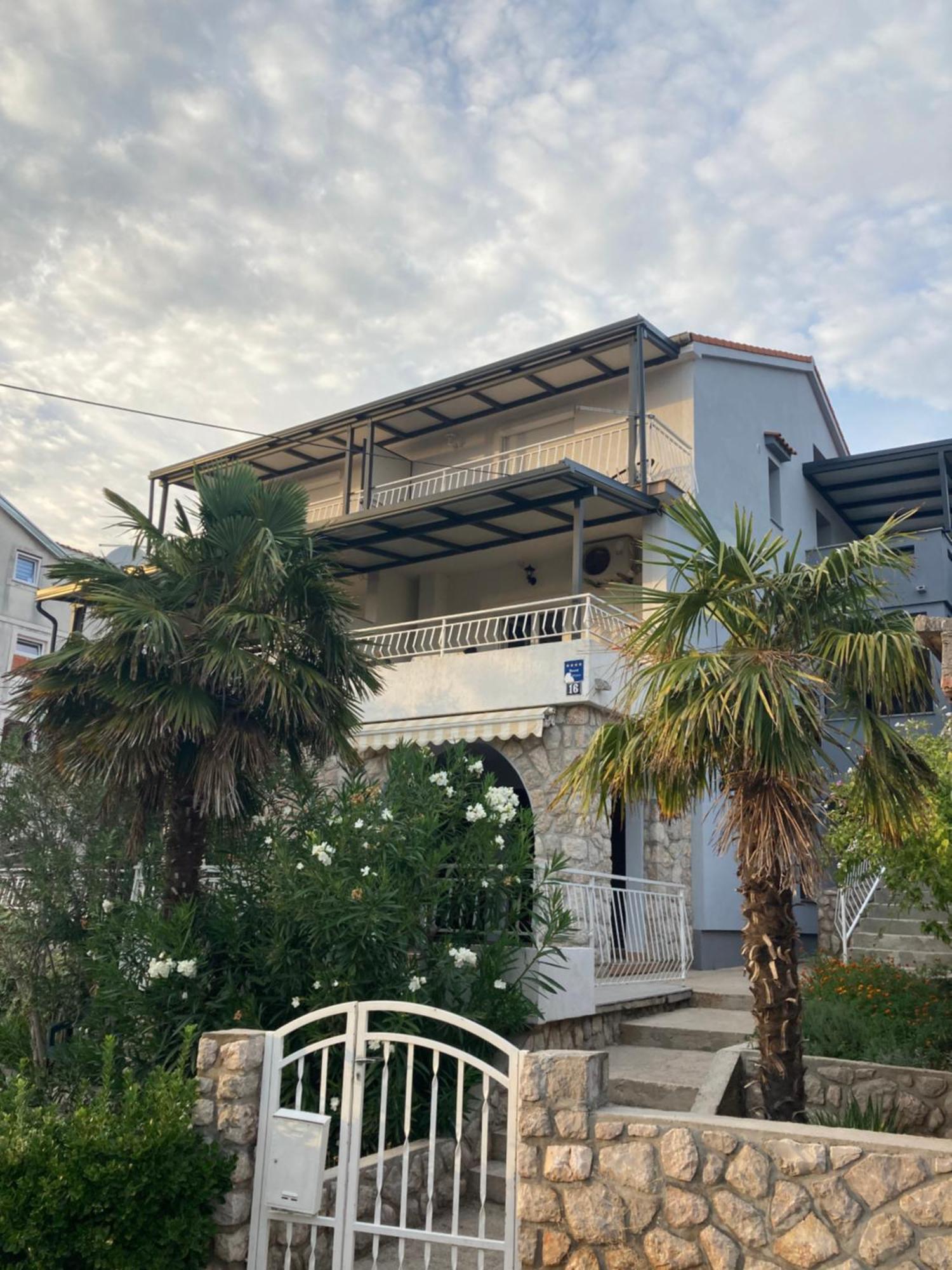Apartment Jasna B Omišalj Exterior foto