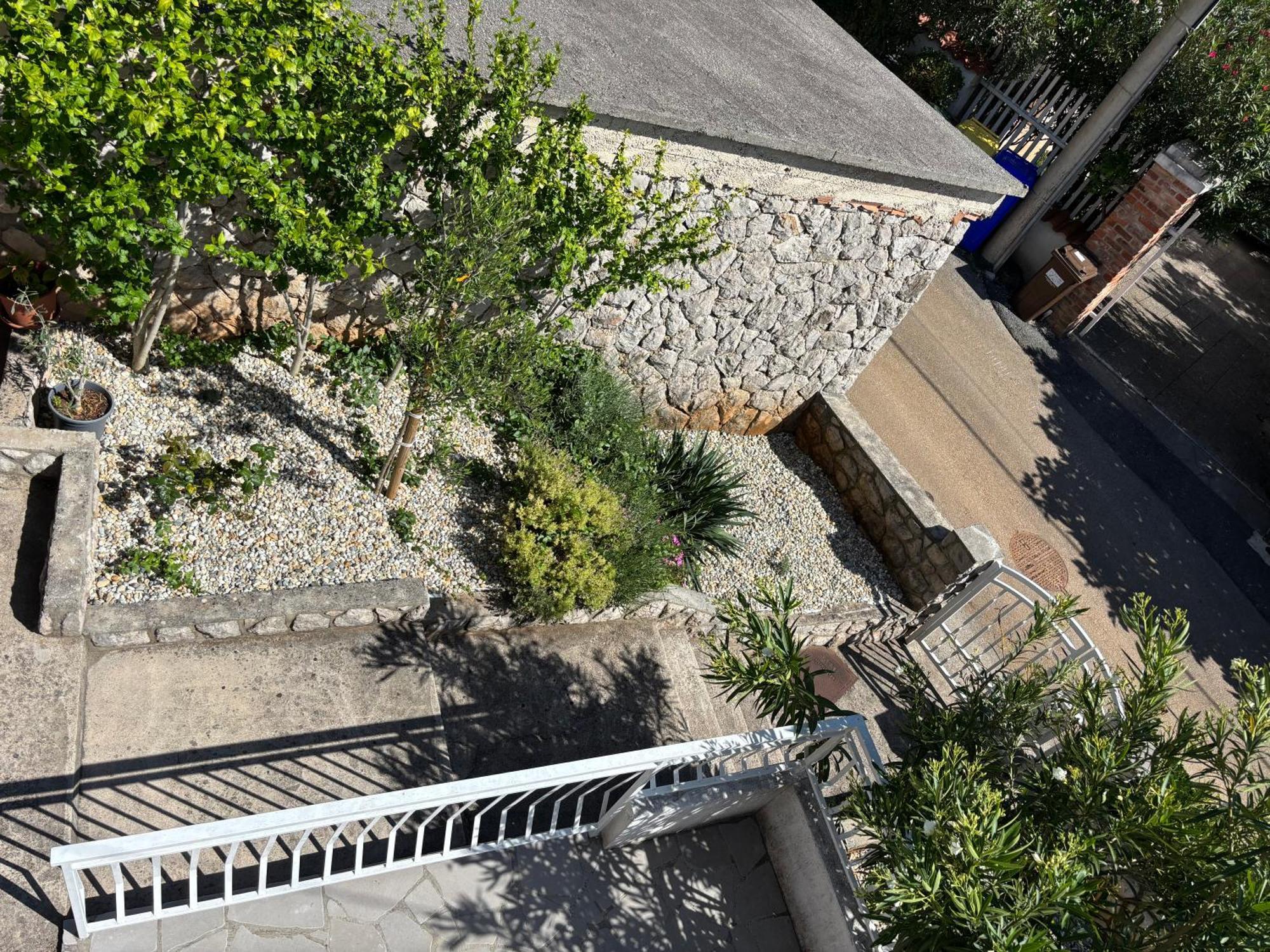 Apartment Jasna B Omišalj Exterior foto